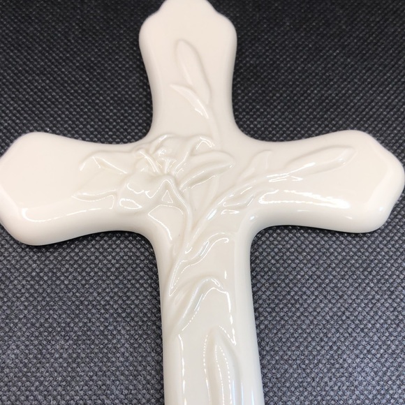 Vintage Lenox China Teasures Lily Porcelain Wall Cross - Picture 2 of 5